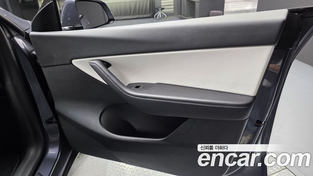 Tesla Model Y 2022 — photo 14
