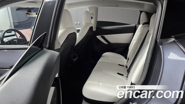 Tesla Model Y 2022 — photo 16