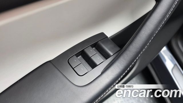 Tesla Model Y 2022 — photo 27