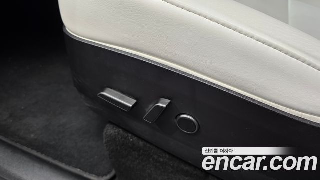 Tesla Model Y 2022 — photo 32