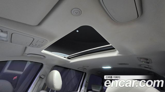 Kia Canival 2014 — photo 24