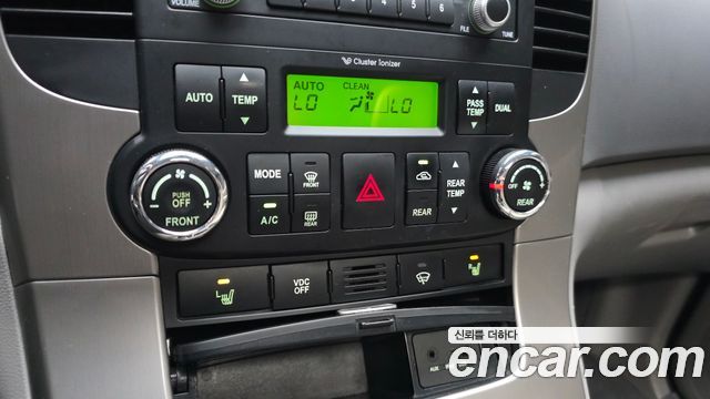 Kia Canival 2014 — photo 31