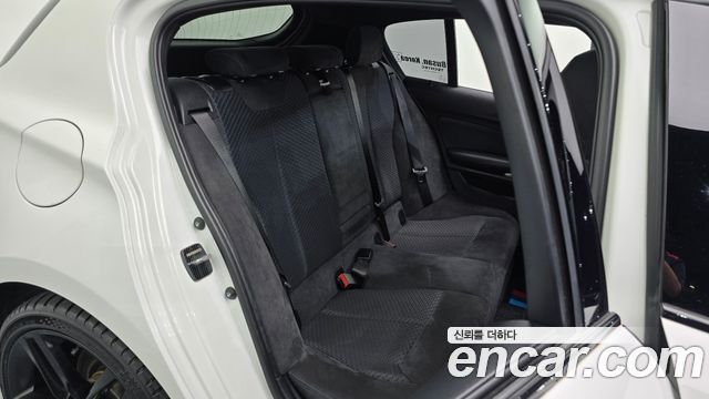 BMW 1-Series 2018 — photo 16