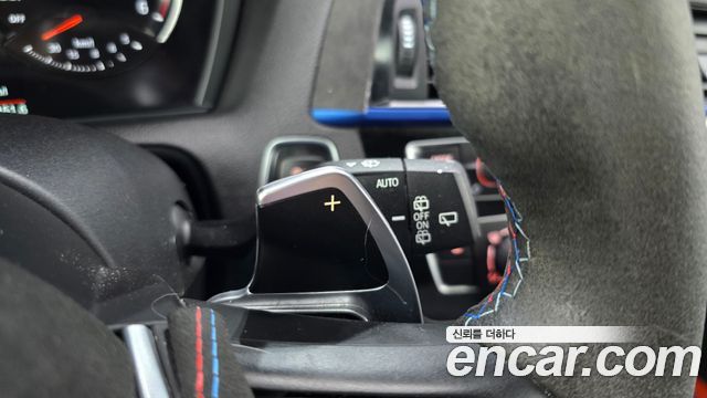 BMW 1-Series 2018 — photo 28