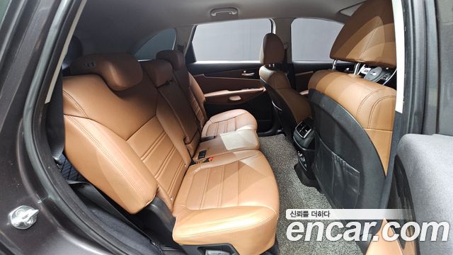 Kia Sorento 2019 — photo 18