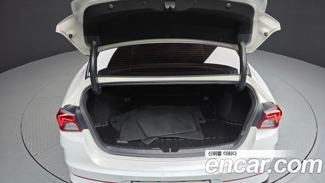 Kia K5 2022 — photo 26