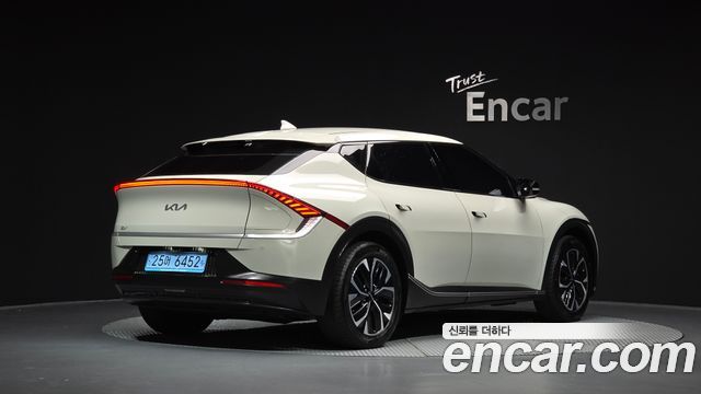 Kia EV6 2023 — photo 2