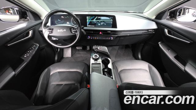 Kia EV6 2023 — photo 10