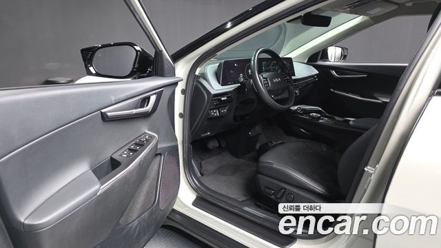 Kia EV6 2023 — photo 13