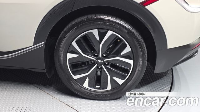 Kia EV6 2023 — photo 7