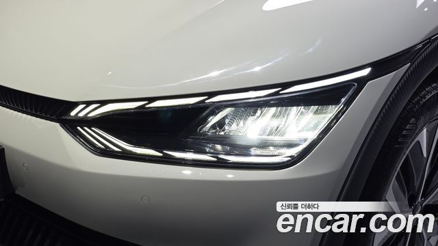Kia EV6 2023 — photo 8