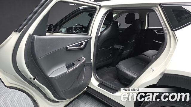 Kia EV6 2023 — photo 16