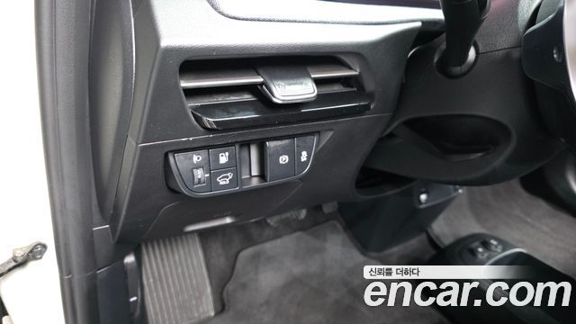 Kia EV6 2023 — photo 28