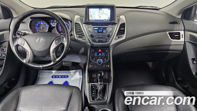 Hyundai AVANTE 2015 — photo 10