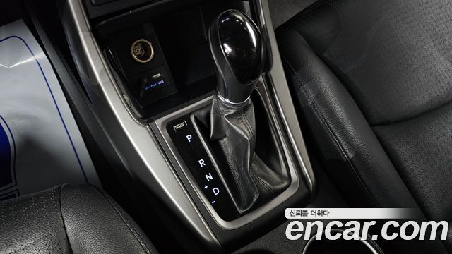 Hyundai AVANTE 2015 — photo 12
