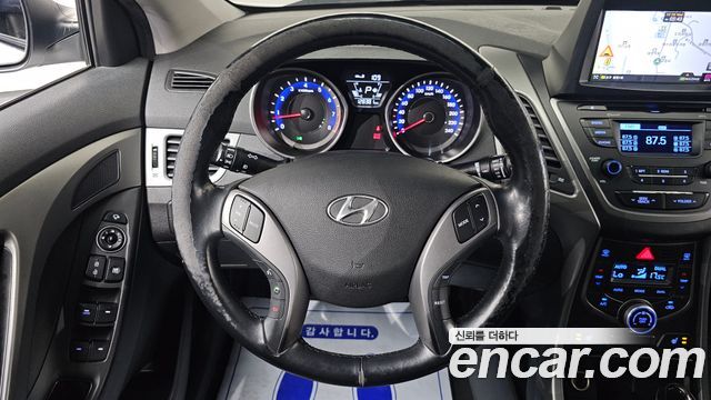 Hyundai AVANTE 2015 — photo 19