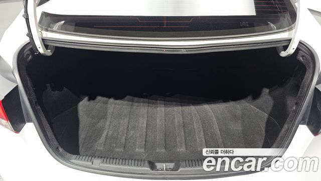 Hyundai AVANTE 2015 — photo 21