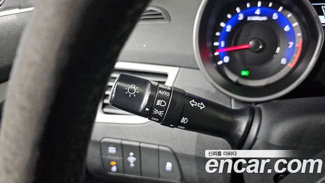 Hyundai AVANTE 2015 — photo 25