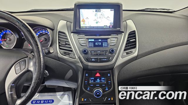Hyundai AVANTE 2015 — photo 26