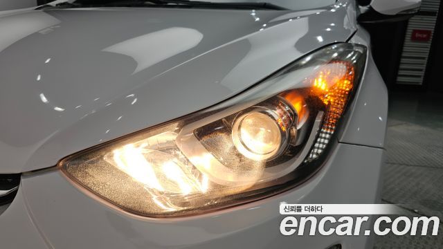 Hyundai AVANTE 2015 — photo 8