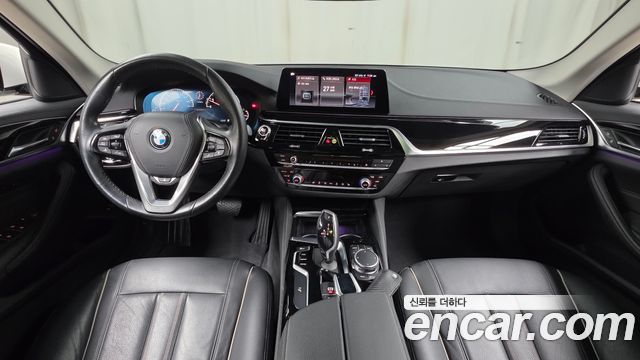 BMW 5-Series 2019 — photo 10