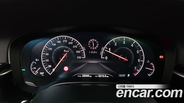 BMW 5-Series 2019 — photo 11