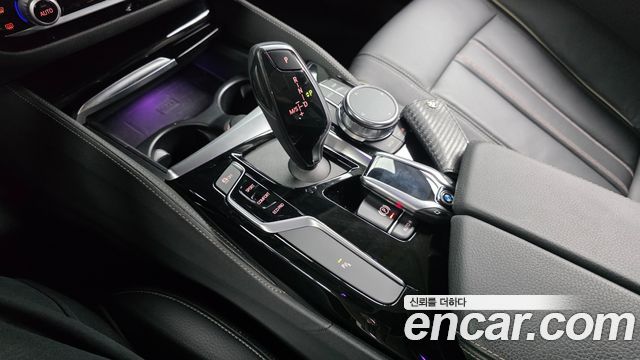 BMW 5-Series 2019 — photo 12