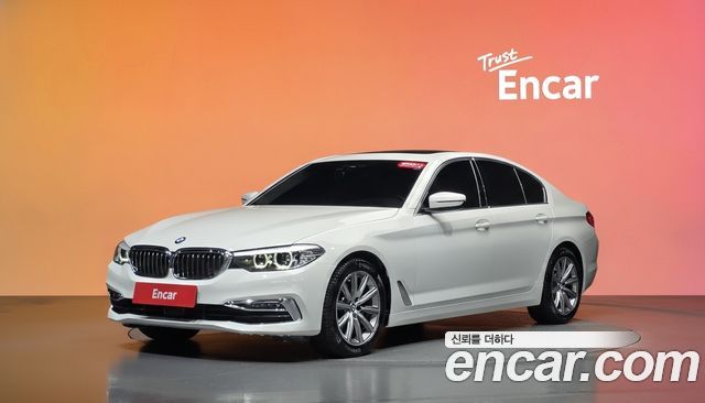BMW 5-Series 2019 — photo 1