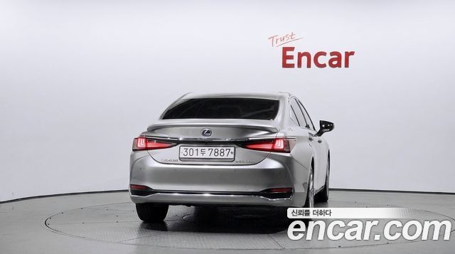 Lexus ES 2022 — photo 4