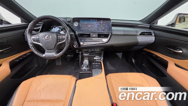 Lexus ES 2022 — photo 7