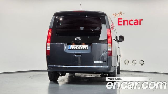 Hyundai Staria 2024 — photo 4