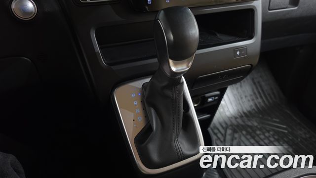 Hyundai Staria 2024 — photo 12
