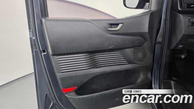 Hyundai Staria 2024 — photo 15