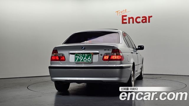 BMW 3-Series 2004 — photo 4
