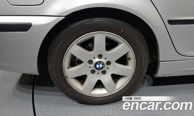 BMW 3-Series 2004 — photo 5