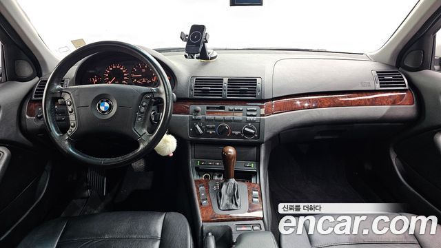 BMW 3-Series 2004 — photo 10