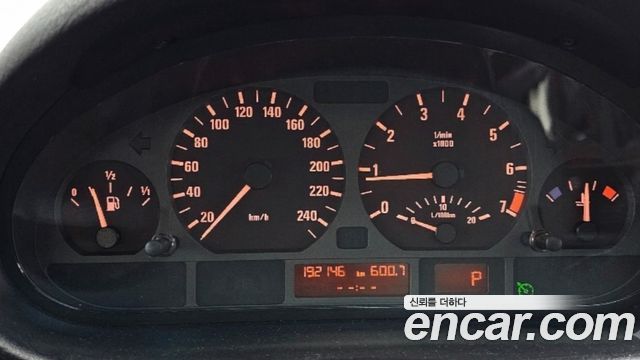 BMW 3-Series 2004 — photo 11