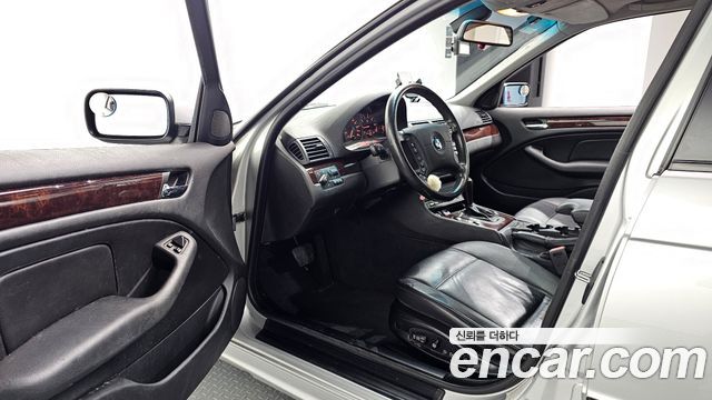 BMW 3-Series 2004 — photo 13