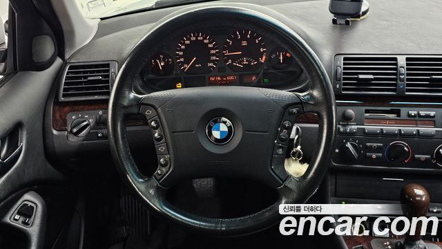 BMW 3-Series 2004 — photo 20