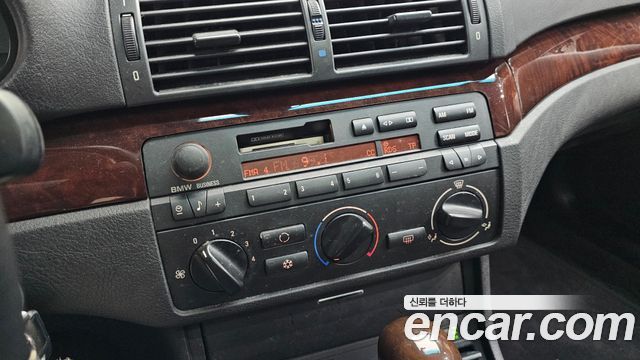 BMW 3-Series 2004 — photo 22