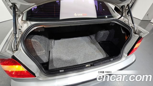 BMW 3-Series 2004 — photo 26