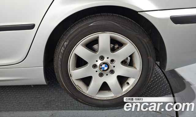 BMW 3-Series 2004 — photo 7