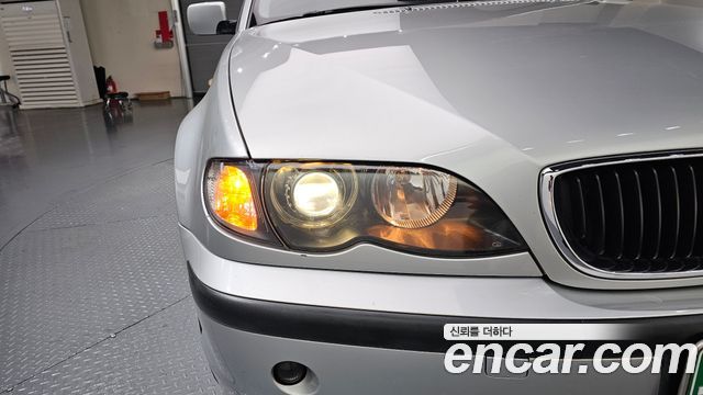BMW 3-Series 2004 — photo 8