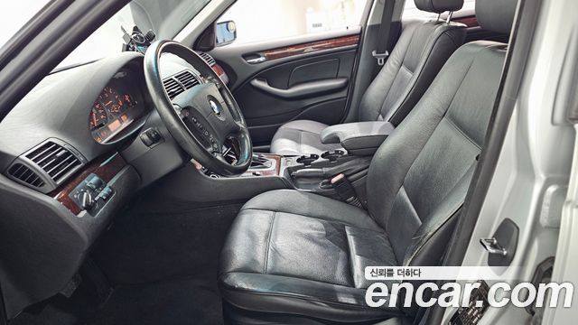 BMW 3-Series 2004 — photo 29