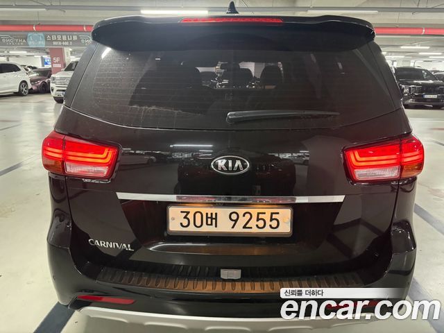 Kia Canival 2015 — photo 2