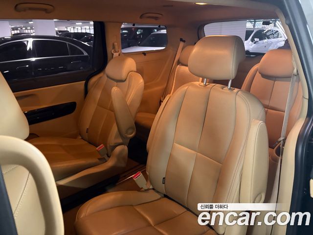 Kia Canival 2015 — photo 5