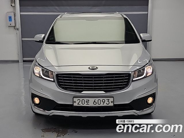 Kia Canival 2015 — photo 2