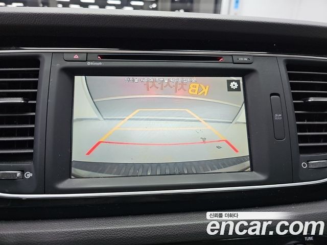 Kia Canival 2015 — photo 17