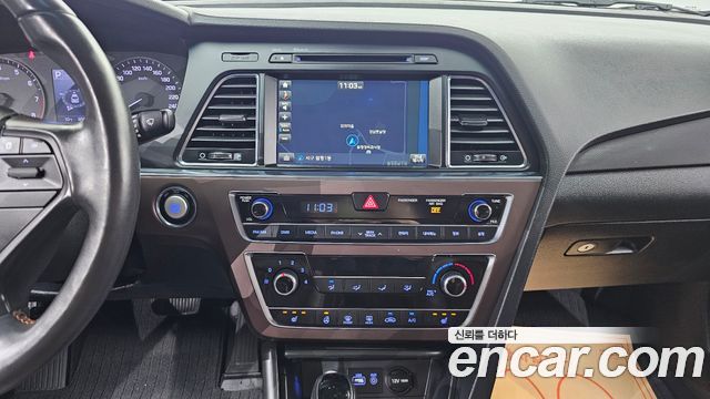 Hyundai Sonata 2017 — photo 19