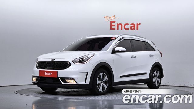 Kia Niro 2017 — photo 1